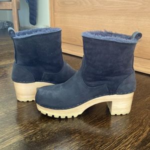 No.6 shearling boot, size 38, navy